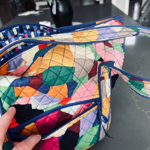 Vera Bradley multi-color zip top handbag - Picture 4 of 8